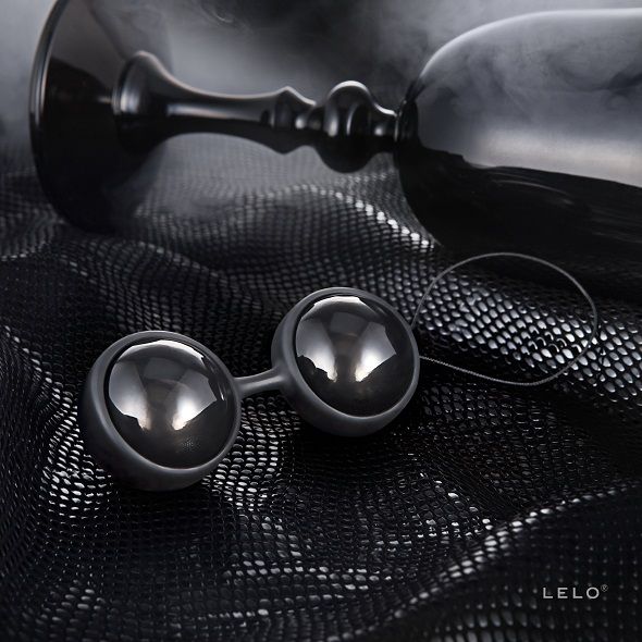 LELO Luna Beads Noir – елегантни Кегел топчета за упражнения